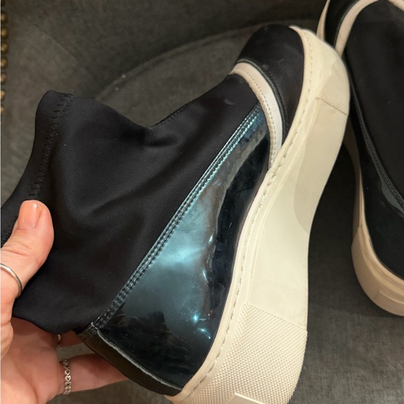 Stylish Black Women's Shoes - Picture 5 of 5